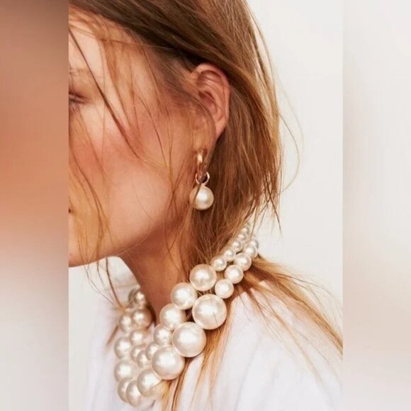 Zara Pearl Gold Hoop Earrings New No 🏷️ 🔥 Comes With Nice Gift Box 🎁 - Picture 2 of 8